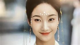 《墨雨雲間》女星匡玉婷撞臉愛莉莎莎，讓網友看得頻頻出戲。（圖／翻攝Dcard）