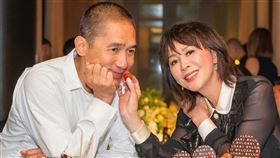 梁朝偉、劉嘉玲。（圖／翻攝微博）