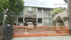 A校爆額退證1800