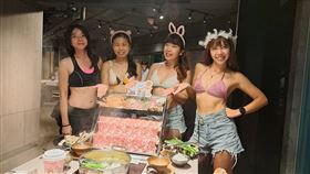 同桌顧客每個人都穿比基尼，享指定餐點1折。（圖／品牌業者提供）