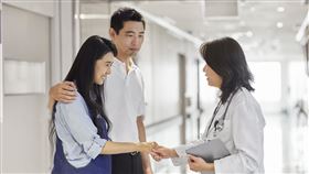 ▲黃泓淵醫師表示，台灣生殖醫學近年來數位與科技化趨於成熟發展，不僅減少患者不便性，醫護人員間的資訊傳遞也能更透明，甚至讓不孕夫妻的懷孕與生育兼具效率與安全。