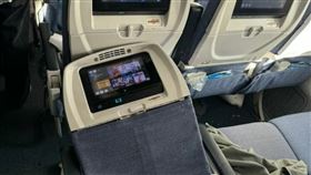 機場,迫降,歐洲航空,飛機,波音,客機,乘客,安全帶,亂流,座椅 翻攝x