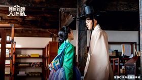 ▲《朝鮮婚姻大作戰》，路雲、趙怡賢。（圖／東森提供）
