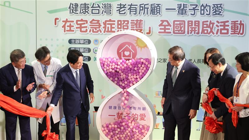 賴清德化身賴醫師　在宅急症照護病患感動