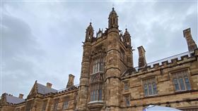 雪梨大學學生抗議以哈戰爭澳洲雪梨大學學生響應美國校園行動，發起「學生挺巴勒斯坦」（Students for Palestine），在「雪大四合院」（University of Sydney Quadrangle）前搭棚紮營。中央社記者楊淳卉雪梨攝  113年5月3日