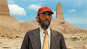 《巴黎，德州》描述哈利狄恩史丹頓飾演的神秘男子崔維斯，迷失在荒無人煙的沙漠中。（圖／甲上娛樂提供）