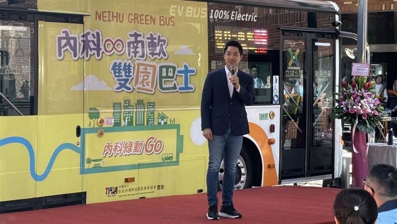 蔣萬安推雙園巴士救交通！她轟病急亂投藥