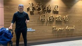 富邦悍將杰戈在今日抵達台灣。（圖／富邦悍將提供）