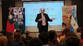 阿根廷留台校友會會長於台灣獎學金頒獎