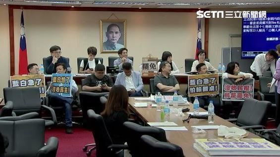 反制藍強修選罷法　綠一早搶先占領主席台