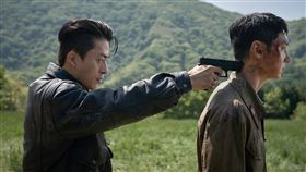 《絕地逃生》李帝勳、具教煥。（圖／車庫娛樂提供）