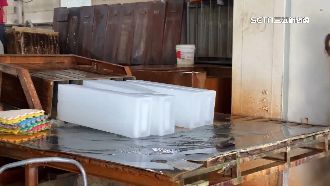 獨／天熱冰塊需求量大　製冰廠業績增5成