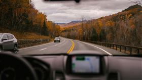 開車，公路(圖/Pexels)