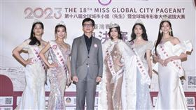 名醫邱浚彥（左三）擔任選美評審多年，對美學有深入的研究。（圖／中華全球城市選拔協會提供）