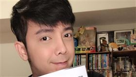 小炳難過地說，「自己無法再接受親人離世的消息」。（圖／翻攝小炳臉書）