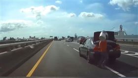 三寶,台76,違停,迴轉,逆向,砸車,惡霸（圖／翻攝爆料公社公開版）