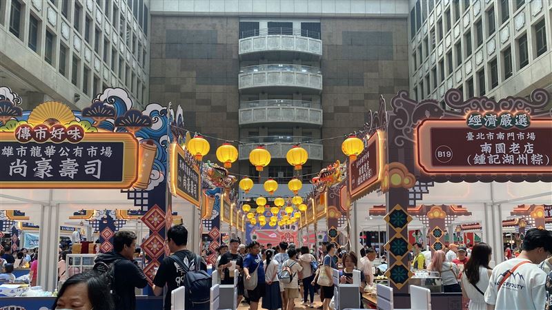 北車市博會挨酸像靈堂 現場民眾反應曝光