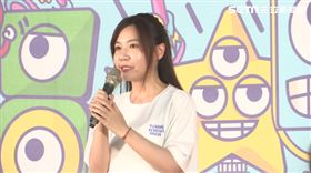 今（6）日是第二屆「街舞小學校」開幕式活動，包含副總統蕭美琴、民進黨立委吳沛憶、蘇巧慧、民進黨發言人吳崢等人皆有出席，現場氣氛相當熱鬧。蕭美琴也特別到台上展現霹靂舞的經典動作「大老鷹」，頗有架式，眾人也給予熱烈掌聲。