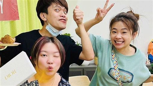 遭蔡阿嘎開撕消失！蘿拉轉行161字首發文