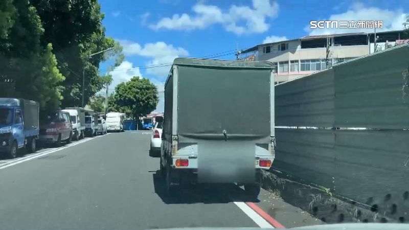 遊客湧「芒果故鄉」吃冰　交通亂象頻出現