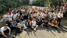 《天道》外景殺青！江國賓曬大合照：感恩所有戰友