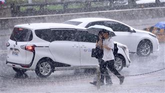 大雷雨開炸到週末！吳德榮曝颱風生成率