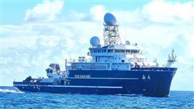 中國科考船「嘉庚號」進入我東部海域，遭海巡監控驅離。（圖／翻攝軍事粉專「Taiwan ADIZ」）