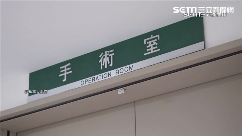 李佳穎醫師分享日前發生的一件事,他表示,手術完成後他向家屬解釋狀況,患者年邁的雙親遞上一塑膠袋給他,本以為是他們自種的蔬果,但後來忙完打開讓他稍稍嚇了一跳。(示意圖/資料照)