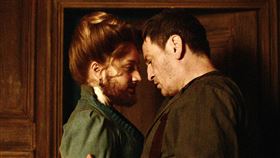 班諾馬吉梅新婚夜受驚《時髦女子》賣咖啡被笑娶了男人。（圖／海鵬提供）