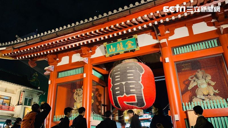 旅日13行為超NG 日人怒:遊客經過衣服就髒