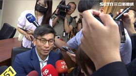 鍾佳濱被點名半夜躲會議室，澄清自己是在白天到立法院。