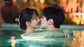 婚姻如何保有親密？網傳「777原則」讓你再次戀上伴侶，感受濃烈愛意（圖：豆瓣電影）