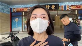 林依婷出面受訪哽咽說，「不認識槍手也不知道原因，爸爸之前一切都正常，一切交由警方追查」。（圖／翻攝畫面）