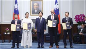 賴清德頒發就業金卡暨接見優秀持卡人（圖／總統府提供）