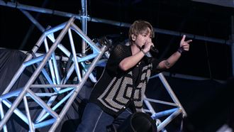 夏戀嘉年華2萬人潮　大咖歌手霸氣豪撒錢