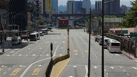 北部萬安演習  街道人車淨空（2）台灣北部地區24日下午1時30分起實施萬安46號演習，圖為台北市中正區街道空無一人，車輛皆停靠路邊。中央社記者趙世勳攝  112年7月24日
