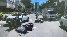 影／赴高普考路上出車禍…只剩10分鐘遲到！暖心警出手「載他奔考場」