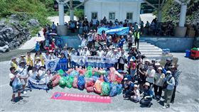 北科大與基隆市政府一起珍愛海洋　基隆嶼原生魚苗放流與淨灘ESG活動（業配勿用）