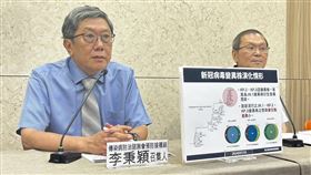 李秉穎說明新冠疫苗選擇。（圖／記者簡浩正攝影）