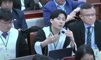 憲法法庭今開庭　網歪樓都看「他」喊好帥