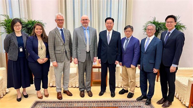 AIT新處長谷立言來拜會　吳釗燮：老朋友