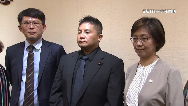 擴權法開庭三黨攻防　黃國昌遭大法官打斷