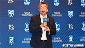 ▲張育成加盟富邦悍將記者會，中職會長蔡其昌致詞。（圖／記者劉彥池攝影）
