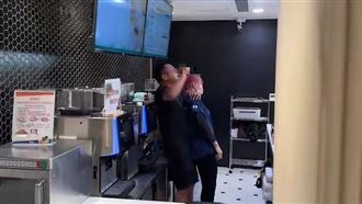 莽男凌晨闖西螺休息站　持利剪挾持女店員