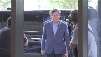 鄭文燦傳LINE串證　10年心腹秘書疑中間人