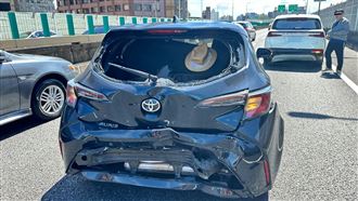 顏若芳遭遊覽車追撞　「車尾全毀」現況曝