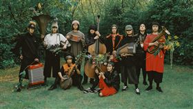 落日飛車與韓國天團HYUKOH聯手推出新專輯《AAA》。（圖／安大風提供）