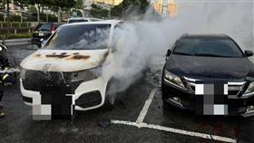 新北,中和,長照車,停車場,自燃,火燒車,廢鐵