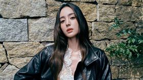 古力娜扎感情狀況不順遂。（圖／翻攝自微博／古力娜扎）