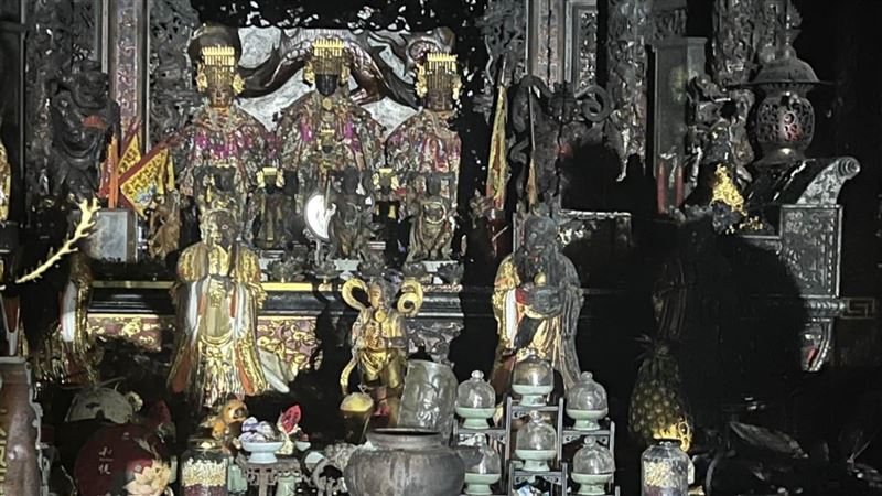 台東名廟開完天門就起火　神像燻黑顯神蹟